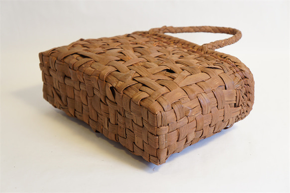 乱れ編み 山葡萄 かご　籠 バッグ 一番皮 中布と内ポケット付き かごバッグ 一番皮 中布と内ポケット付き