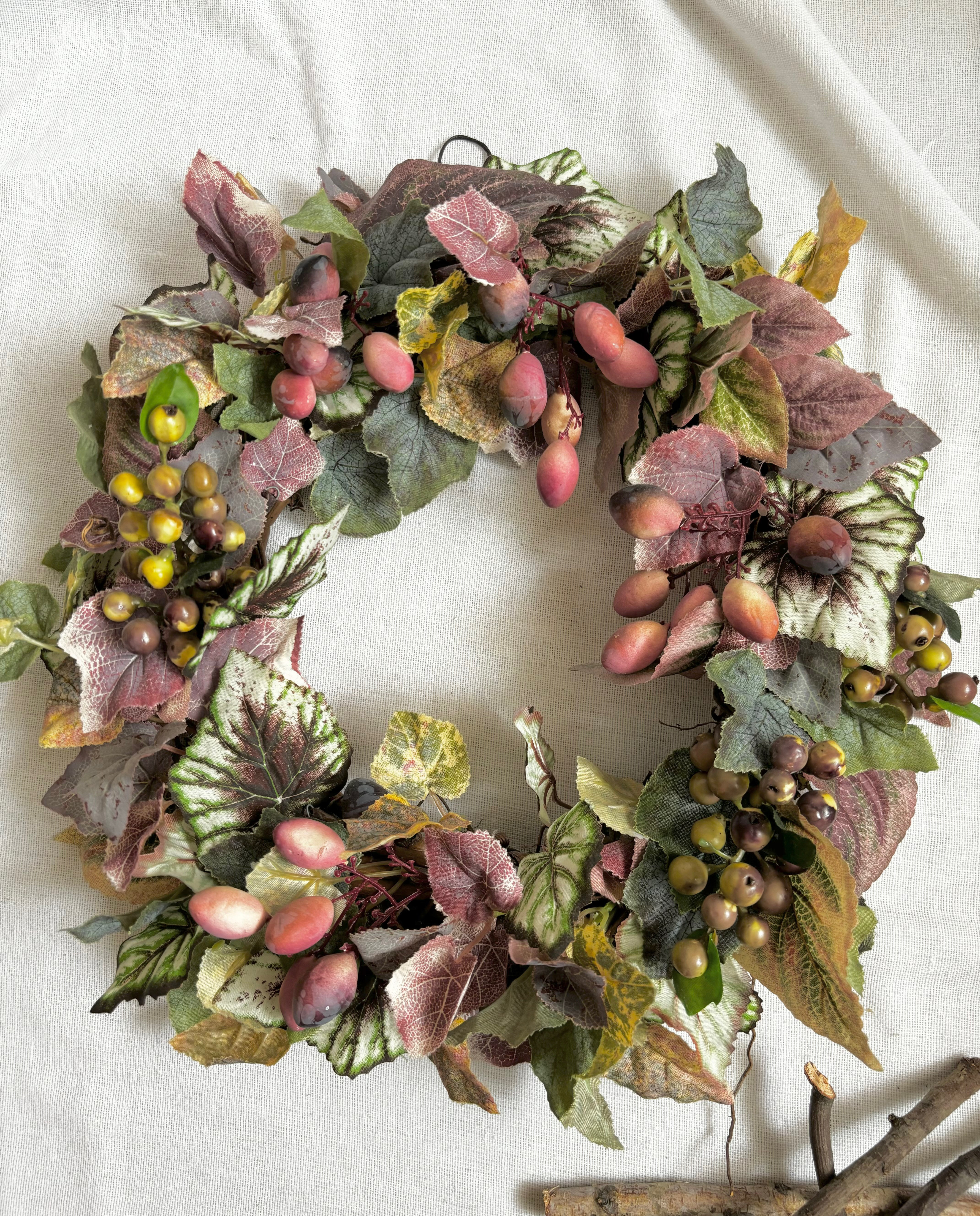 ✻色づく実と葉のリース ✻