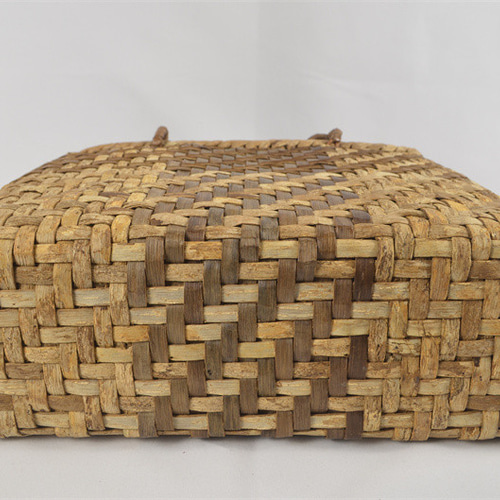 山胡桃木 かごバック 山葡萄　籠バック 新品・やまぶどう籠・美品 楽天市場】山胡桃木 山葡萄 籠 カゴ かご バック やまぶどう 中