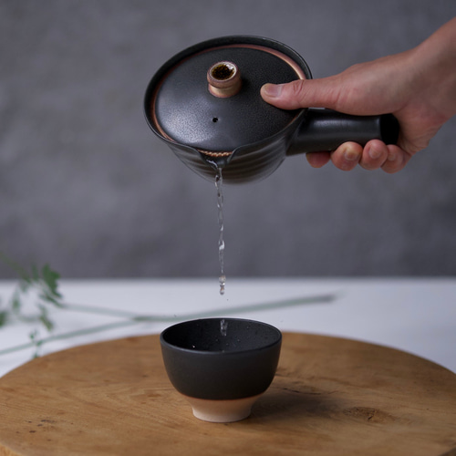 新茶器 急須フタリ KURO【信楽焼の急須】黒 二人用 絞り出し式