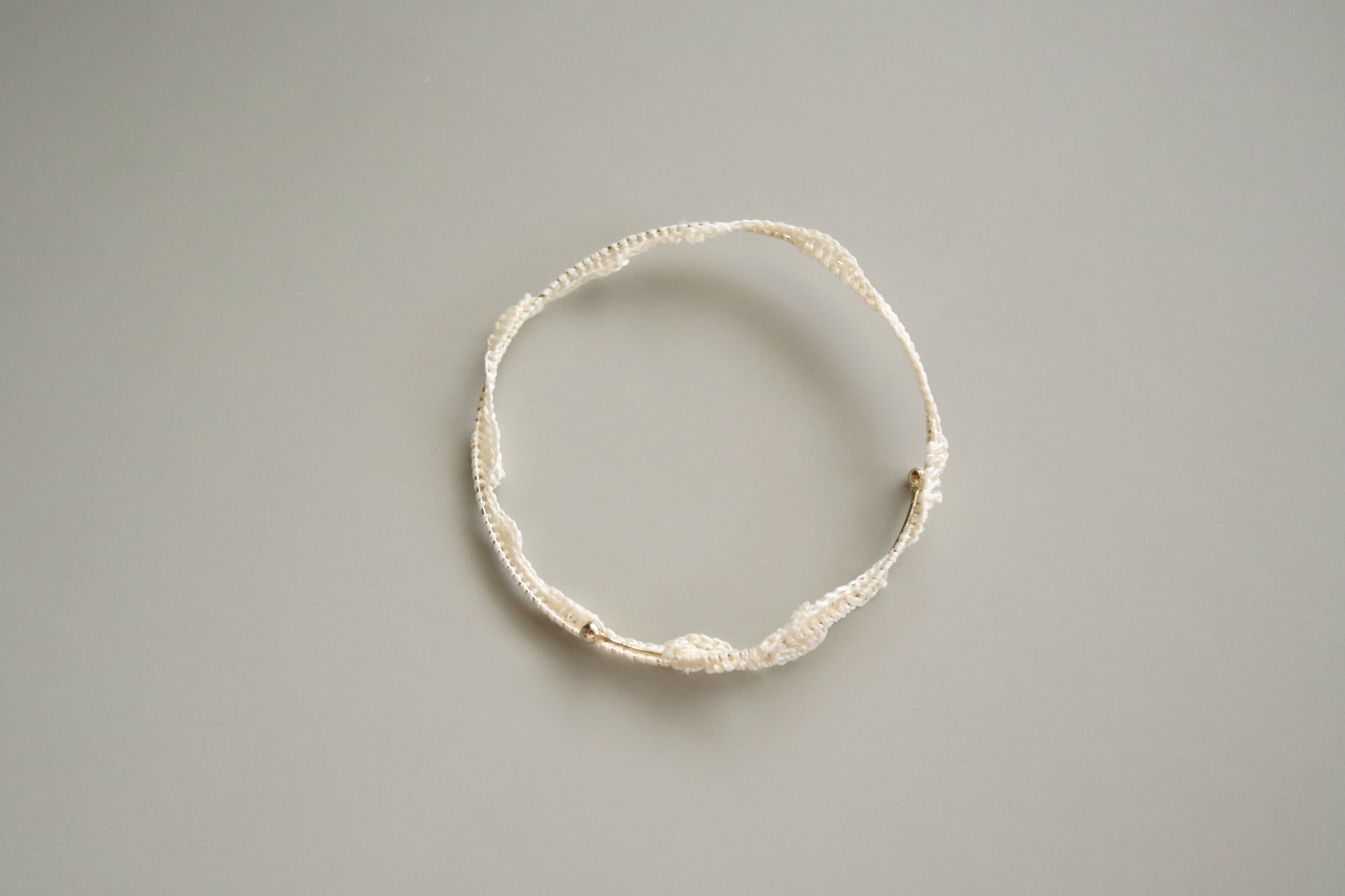 揺らぎの糸バングル wild silk [ wh ]