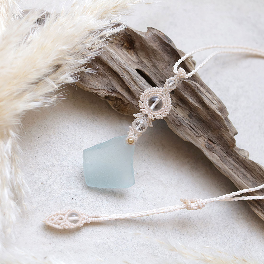 シーグラスとクリスタル3つ天然石マクラメネックレスmac376エスニックアジアンエキゾチックなアレルギーフリーアクセサリ