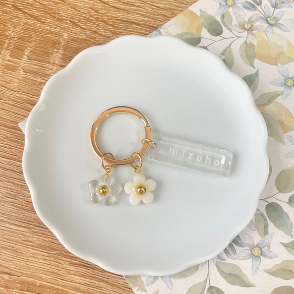 【名入れ】クリア ネームキーホルダー【ダブルフラワー】ネームタグ ネームプレート 席札 出産祝い 名前入り 推し活 6枚目の画像