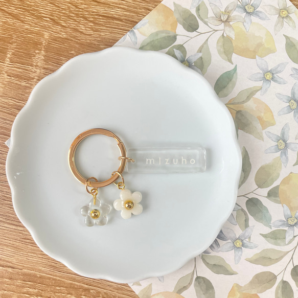 【名入れ】クリア ネームキーホルダー【ダブルフラワー】ネームタグ ネームプレート 席札 出産祝い 名前入り 推し活 7枚目の画像