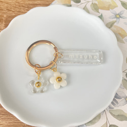 【名入れ】クリア ネームキーホルダー【ダブルフラワー】ネームタグ ネームプレート 席札 出産祝い 名前入り 推し活 4枚目の画像