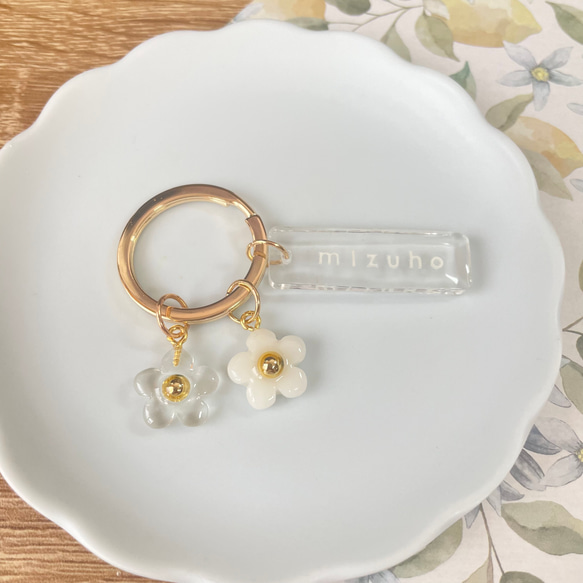 【名入れ】クリア ネームキーホルダー【ダブルフラワー】ネームタグ ネームプレート 席札 出産祝い 名前入り 推し活 4枚目の画像