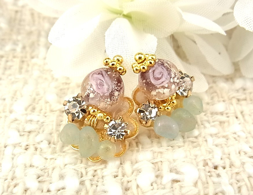 355】ガラスドームとお花のイヤリング／ピアス おいしかっ