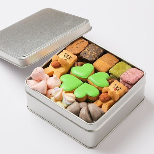 お菓子の宝石箱・くま缶(中)×緑のクローバー クッキー、メレンゲ、焼き