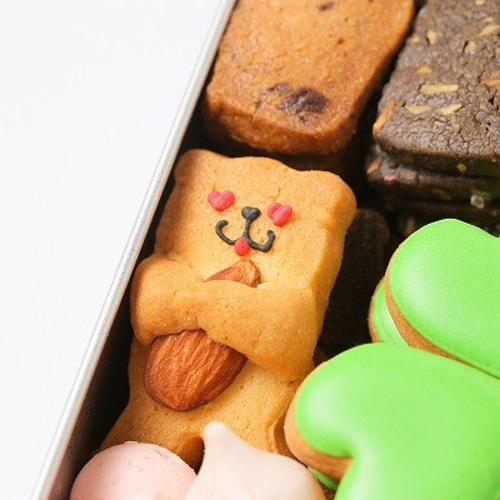 お菓子の宝石箱・くま缶(中)×緑のクローバー クッキー、メレンゲ