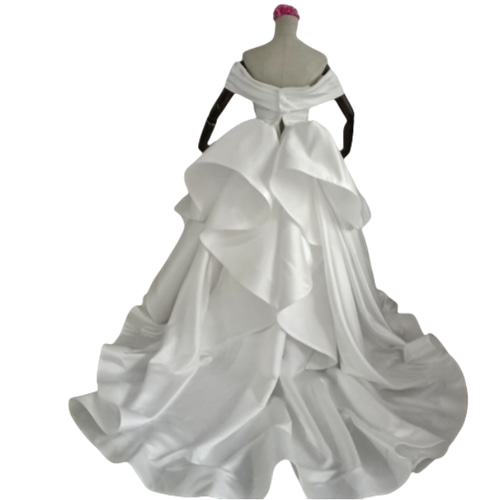 ウエディングドレス デザイン感 プリンセスライン オフショルダー 豪華  