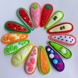 カラフル パッチンピン フェルト ビーズ刺繍 ランダムカラー 1点