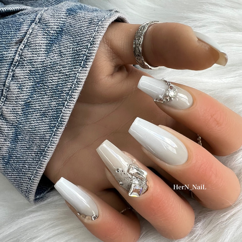 ベーシュベイビーブーマーストーンネイルチップ ネイルチップ