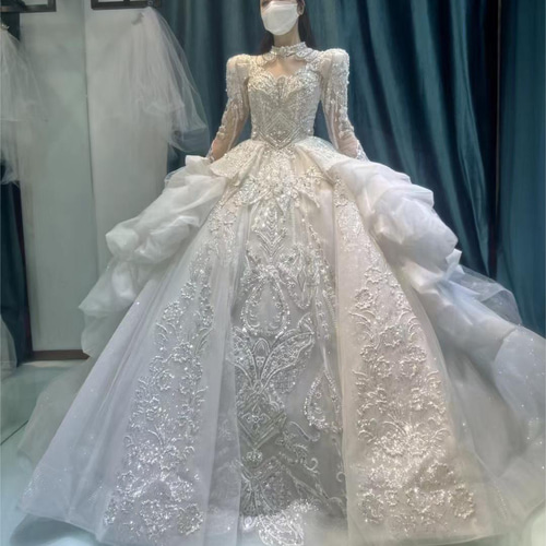 お買い得！高級感溢れる 肩あり 長袖 フランスレース ボリューム