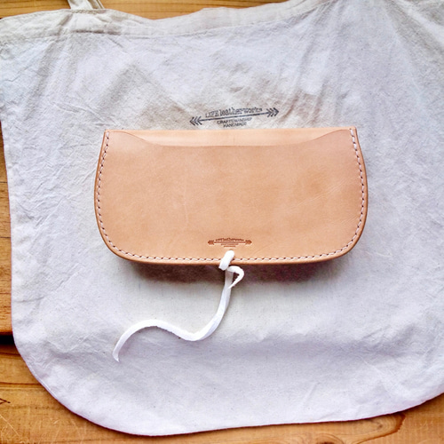 コンチョ巻きロングウォレット ヌメ革長財布 本革トラッカーウォレット