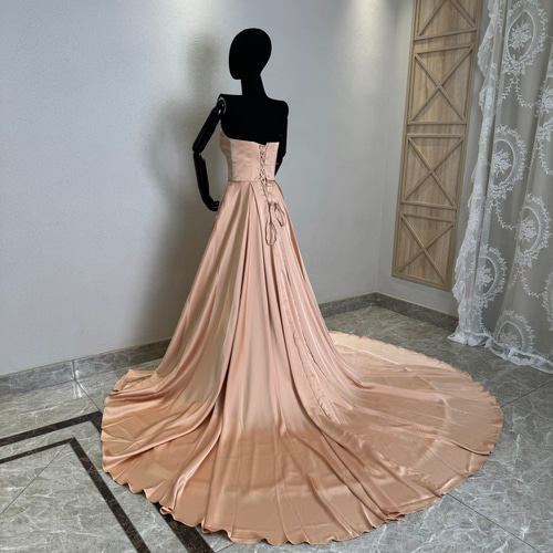 お買い得！ゴールド チューブトップ トレーン エレガントなドレス 前  