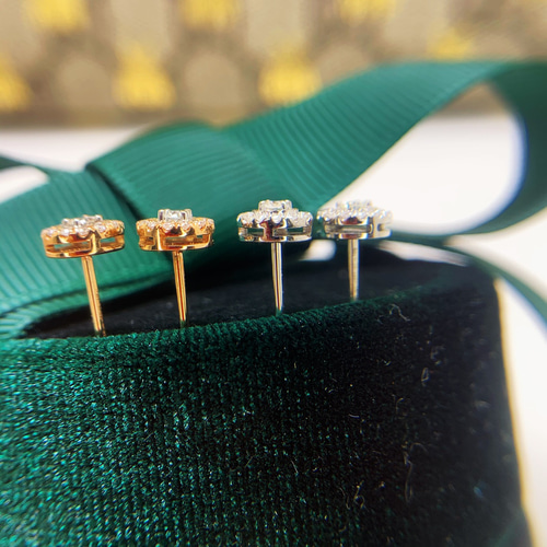天然ダイヤモンドピアス0.24ct k18 ピアス（スタッド・一粒