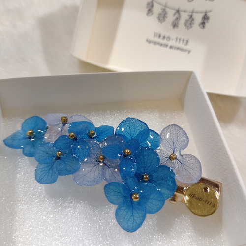 受注製作】世界に一つだけ紫陽花アナベル艶々ヘアクリップ ブルー 