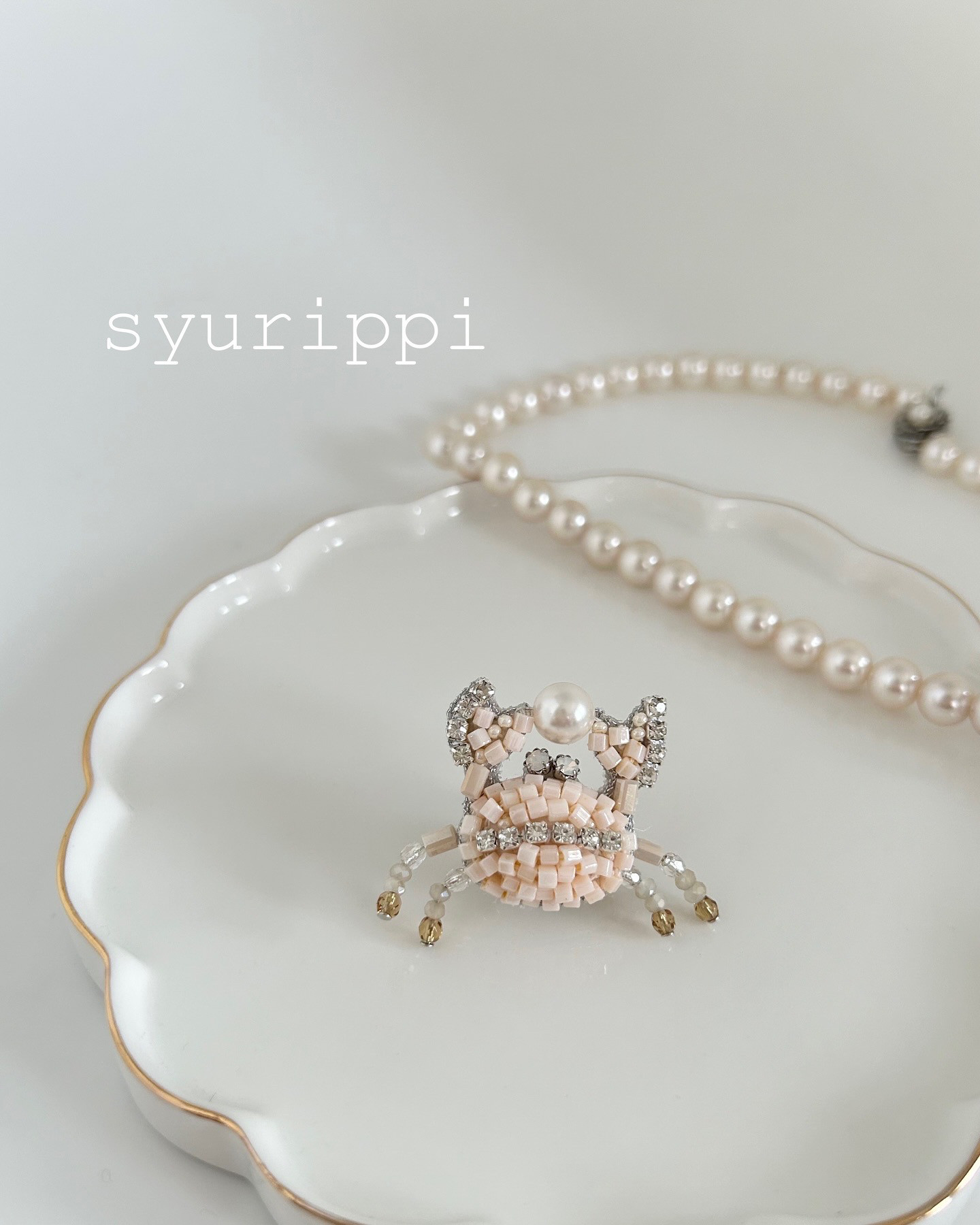 海の生き物シリーズ♡カニのビーズ刺繍ブローチ