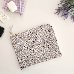 持ち運びに便利！大きめサイズの多用途L字ファスナーポーチ/バッグイン