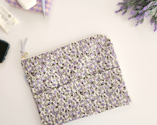 持ち運びに便利！大きめサイズの多用途L字ファスナーポーチ/バッグイン