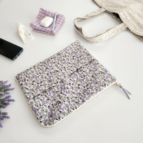 持ち運びに便利！大きめサイズの多用途L字ファスナーポーチ/バッグイン