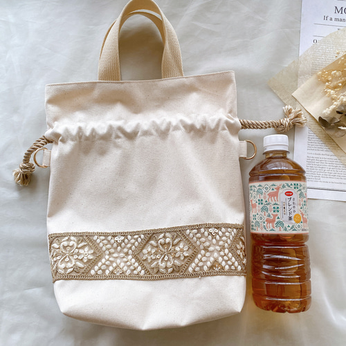 刺繍デザインの巾着袋　インド刺繍生地　巾着バッグ　巾着袋　ハンドメイド 刺繍デザインの巾着袋 インド刺繍生地 巾着バッグ 巾着袋