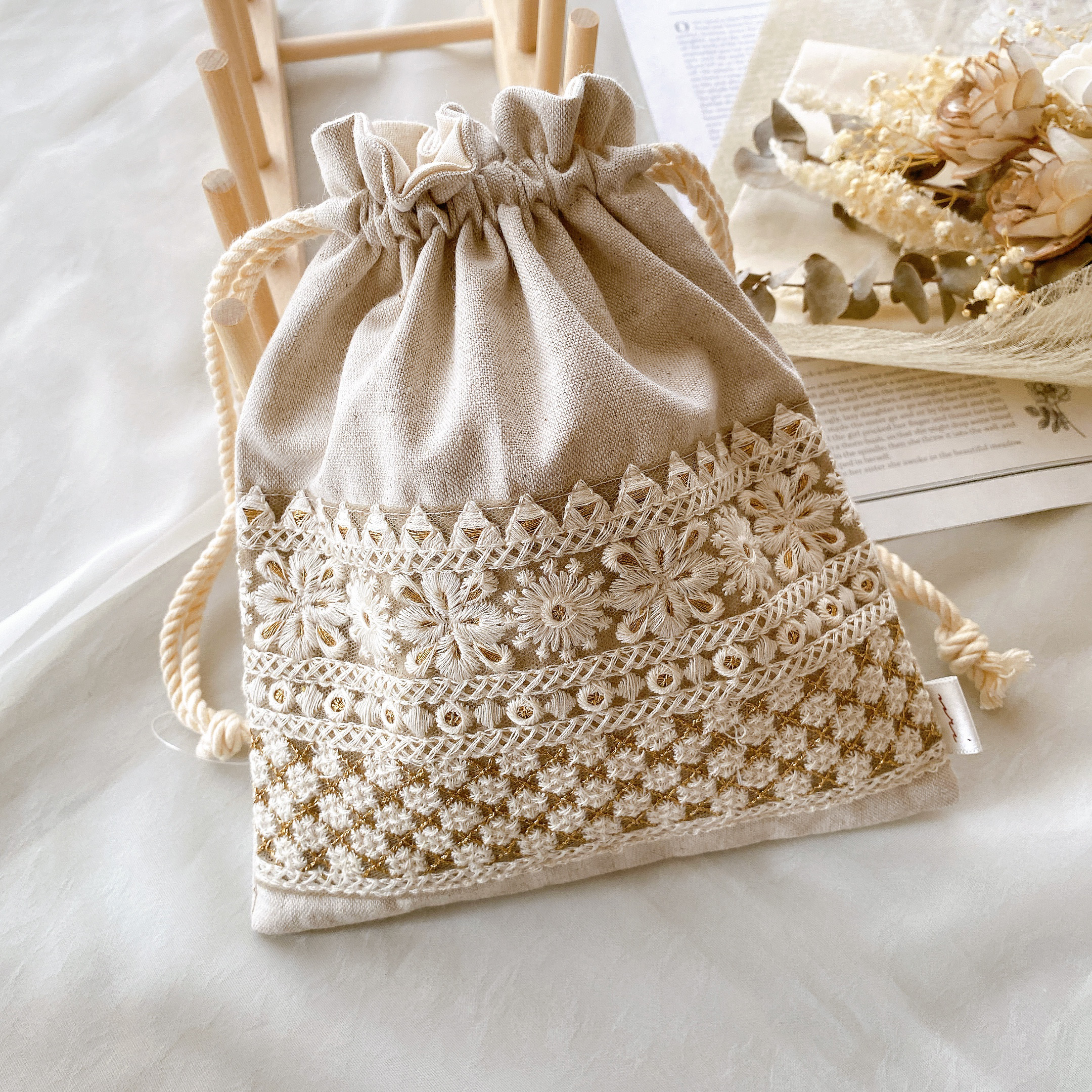 269 りあん様おまとめ　インド刺繍リボン　巾着バック　フリル　ポーチ 269 りあん様おまとめ インド刺繍リボン 巾着バック フリル