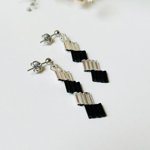 竹ビーズ シルバー×ブラック スクエア ビーズ ピアス /イヤリング
