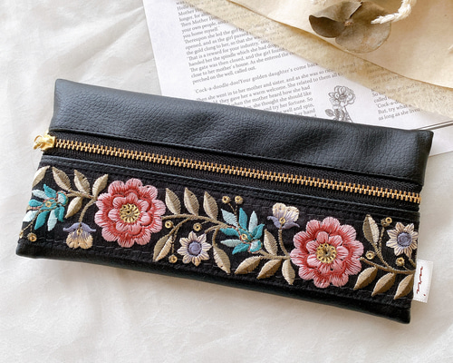 クォーツ　no.384 no.383 牛革ペンケース　インド刺繍リボン 2063255b21c5623e9673a5d63645f0