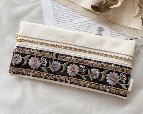 クォーツ　no.384 no.383 牛革ペンケース　インド刺繍リボン インド刺繍リボン ペンケース＊ - メルカリ