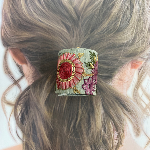 ポニーフック】くるんと簡単装着！UHR-79インド刺繍 スプリング