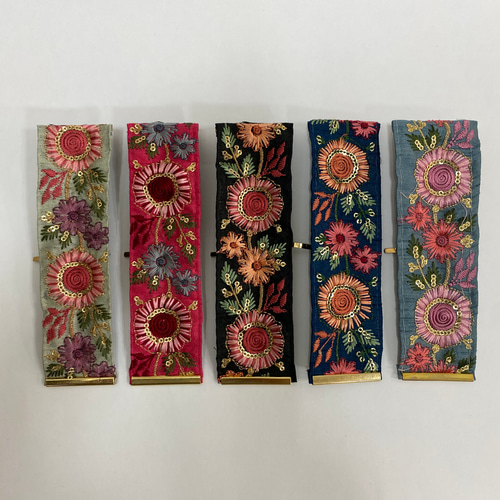 ポニーフック】くるんと簡単装着！UHR-79インド刺繍 スプリングポニー