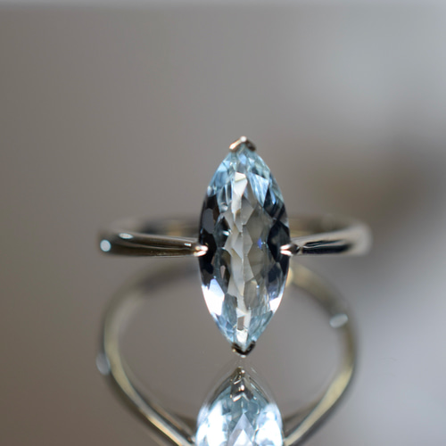 X24-07 一点物 アクアマリン2.32ct 18.0号 K10金 宝石質 天然 マーキス