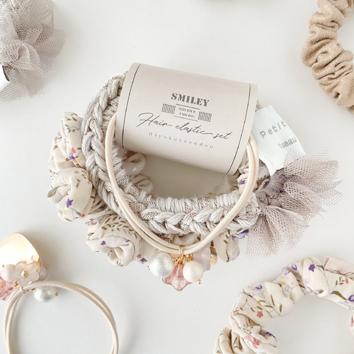 重ねて付けても単体でも♪ 合わせ素材の細シュシュセット フェミニン