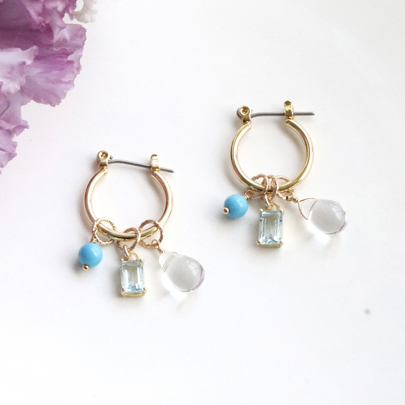 宝石質スカイブルートパーズ 天然石チャーム3点＋チタンフープピアス — Dress up —