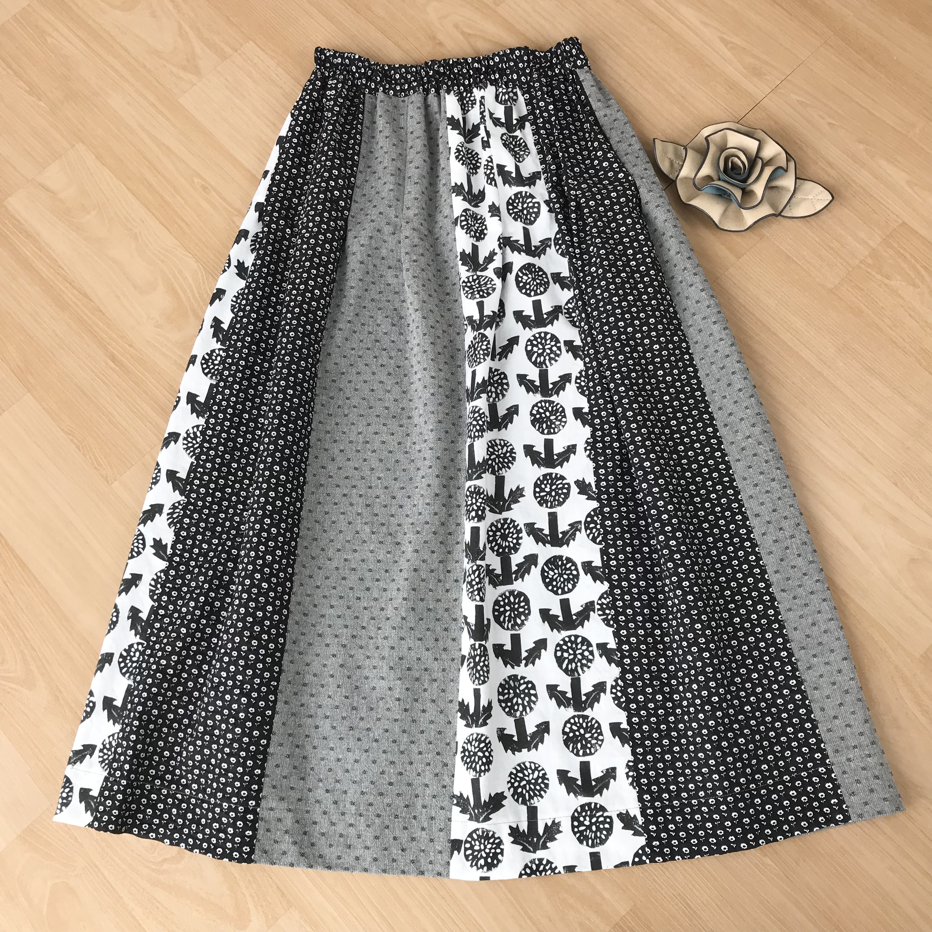 【SALE♦️30%OFF】たんぽぽ柄✖️ジャガード地✖️綿ローンリップル地小花柄切り替えスカート