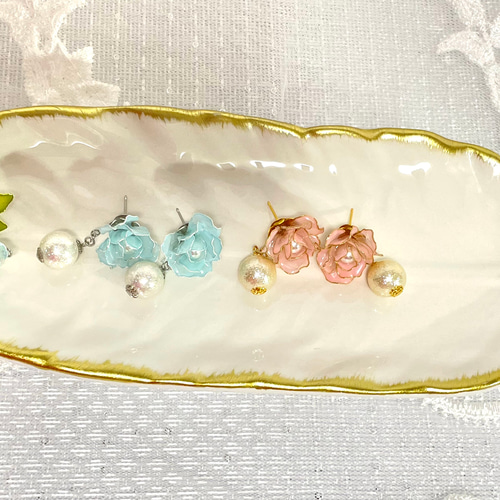 薔薇のピアス ～ディップアート～ アメリカンフラワー バラの