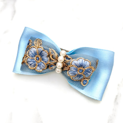 リボンヘアゴム♡アシンメトリー♡花柄ブルー×オフホワイト♡ハンドメイド