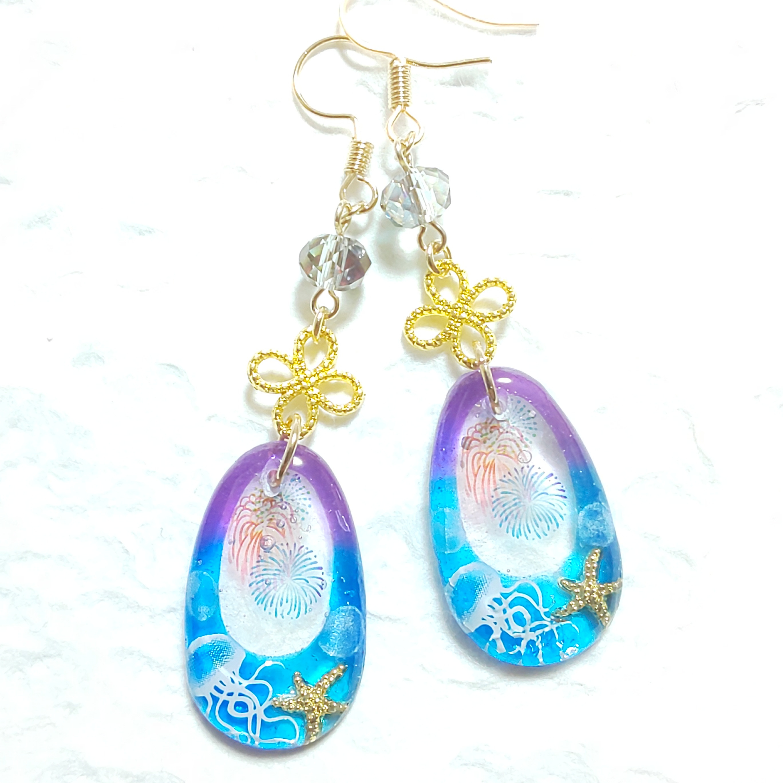 ゅらゅらクラゲの夜空瞬く花火ピアス ピアス（フック・チェーン