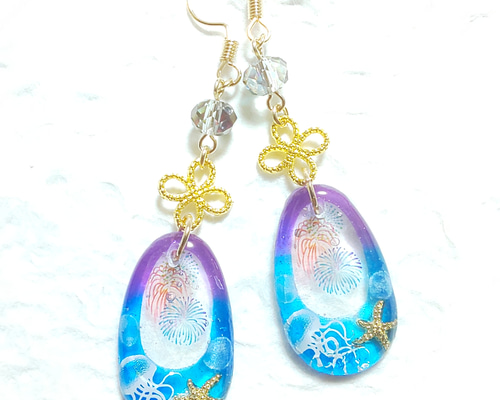 ゅらゅらクラゲの夜空瞬く花火ピアス ピアス（フック・チェーン