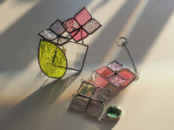 「あじさいのサンキャッチャー(ピンク)」ステンドグラス・紫陽花 4枚目の画像