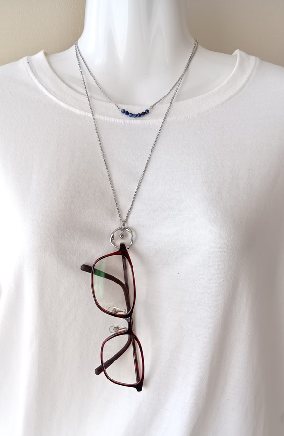 上品 シンプル 軽いメガネホルダー ネックレス 老眼鏡 サングラス  長さ カラー選べる 旅行 ドライブ アレルギー対応 14枚目の画像