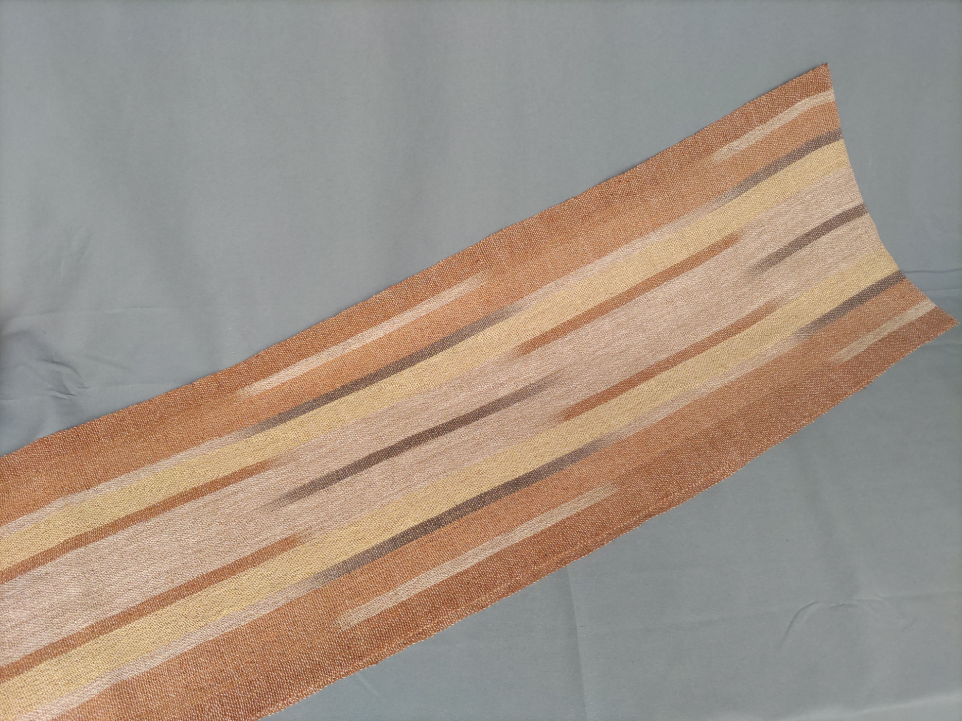 絹のマフラー（たて絣・茶）