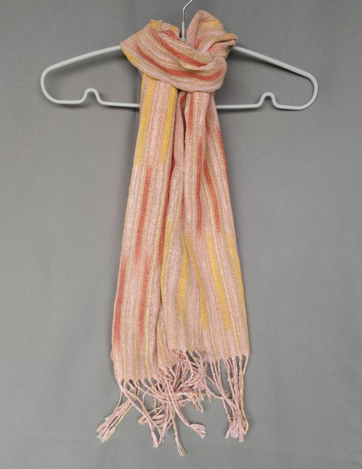 絹のマフラー（ぼかし染め・赤・黄）