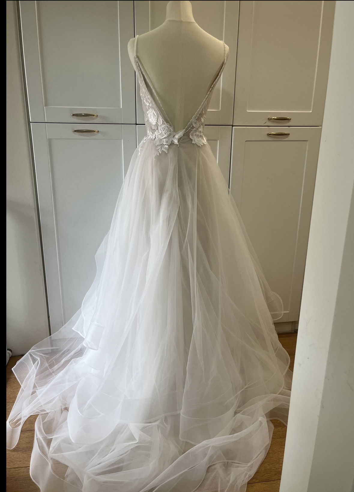 【 サイズ試し・生地色見本＆フレキシブルオーダーメイド】Vネック　レース　Aライン　ウェディングドレ　二次会