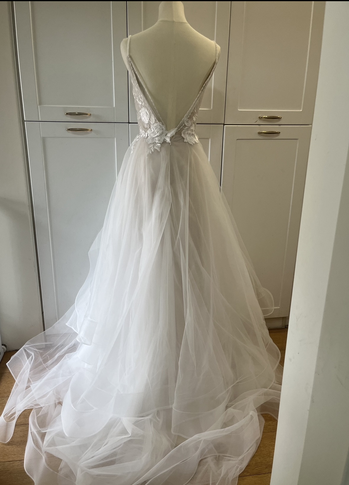 【 サイズ試し・生地色見本＆フレキシブルオーダーメイド】Vネック　レース　Aライン　ウェディングドレ　二次会