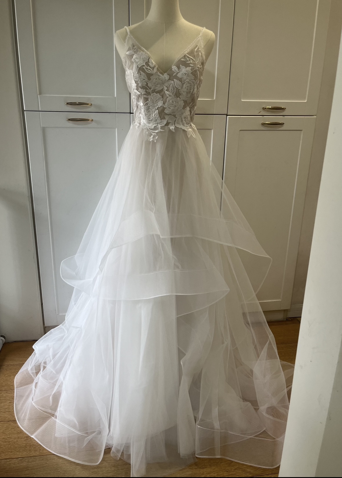 【 サイズ試し・生地色見本＆フレキシブルオーダーメイド】Vネック　レース　Aライン　ウェディングドレ　二次会