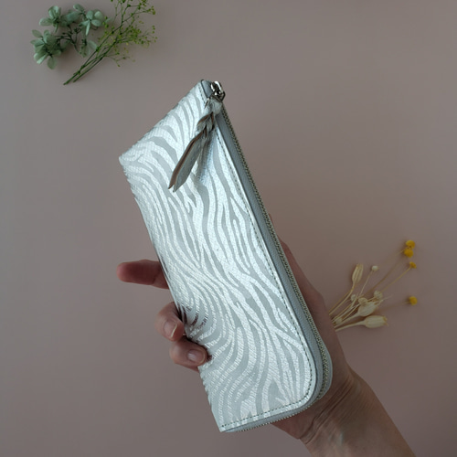うらうら様専用‼️ 極美品 アンテプリマ 長財布 シルバーカラー