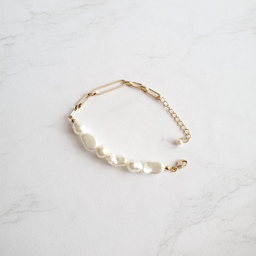 sale》デザインチェーン&樹脂バロックパール ブレスレット