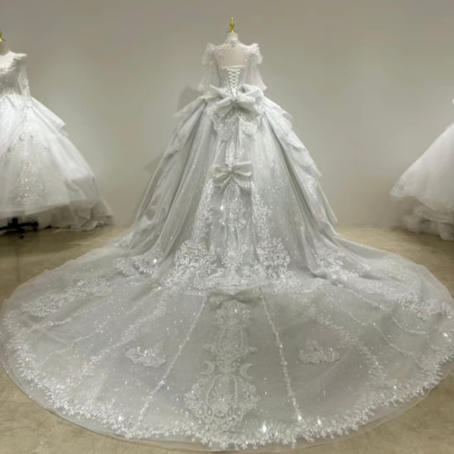 ウェディングドレス ビスチェ ピックリボン付き 編み上げ トレーン  